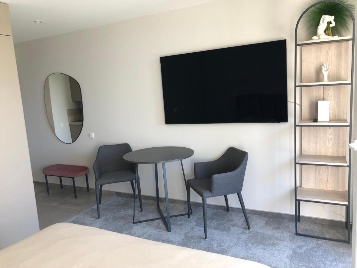 Studio Modern Швентої Екстер'єр фото